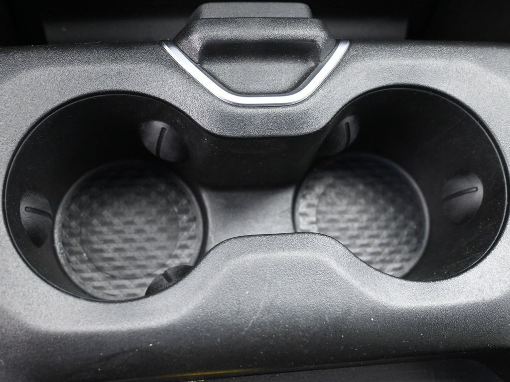Ram 1500 Vehicle Full-screen Gallery Image 15