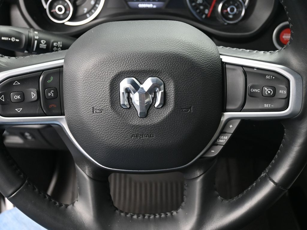Ram 1500 Vehicle Full-screen Gallery Image 22