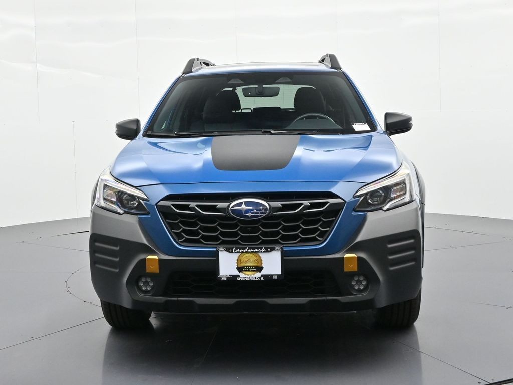 Subaru Outback Vehicle Full-screen Gallery Image 3