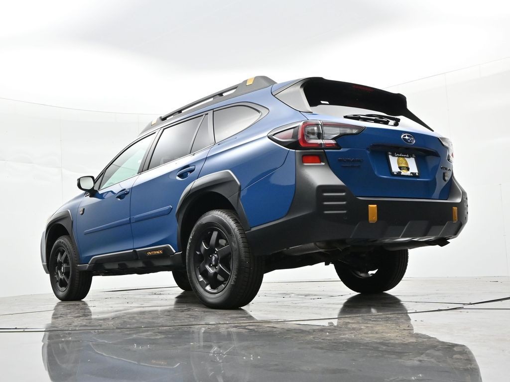 Subaru Outback Vehicle Full-screen Gallery Image 25