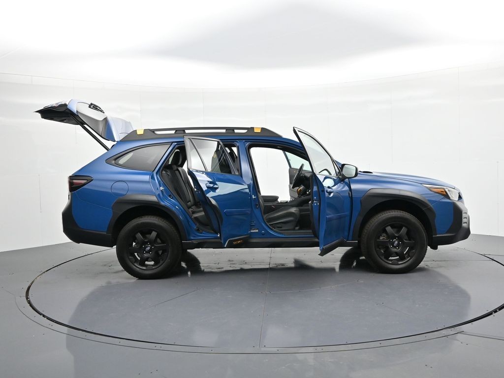 Subaru Outback Vehicle Full-screen Gallery Image 29