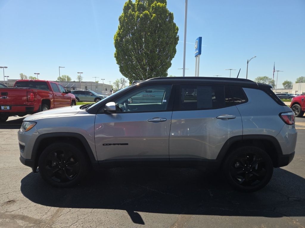 Jeep Compass Vehicle Full-screen Gallery Image 3