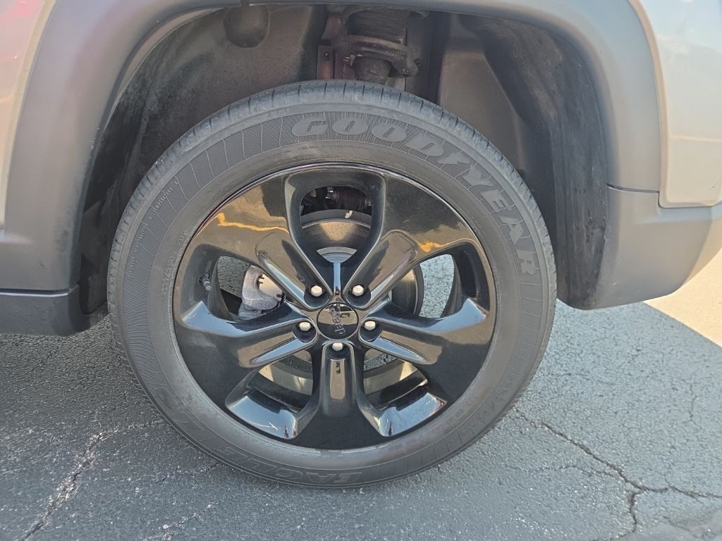 Jeep Compass Vehicle Full-screen Gallery Image 4