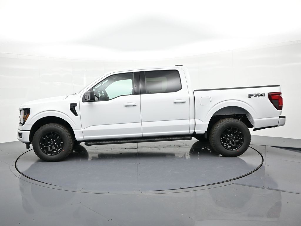 Ford F-150 Vehicle Full-screen Gallery Image 9