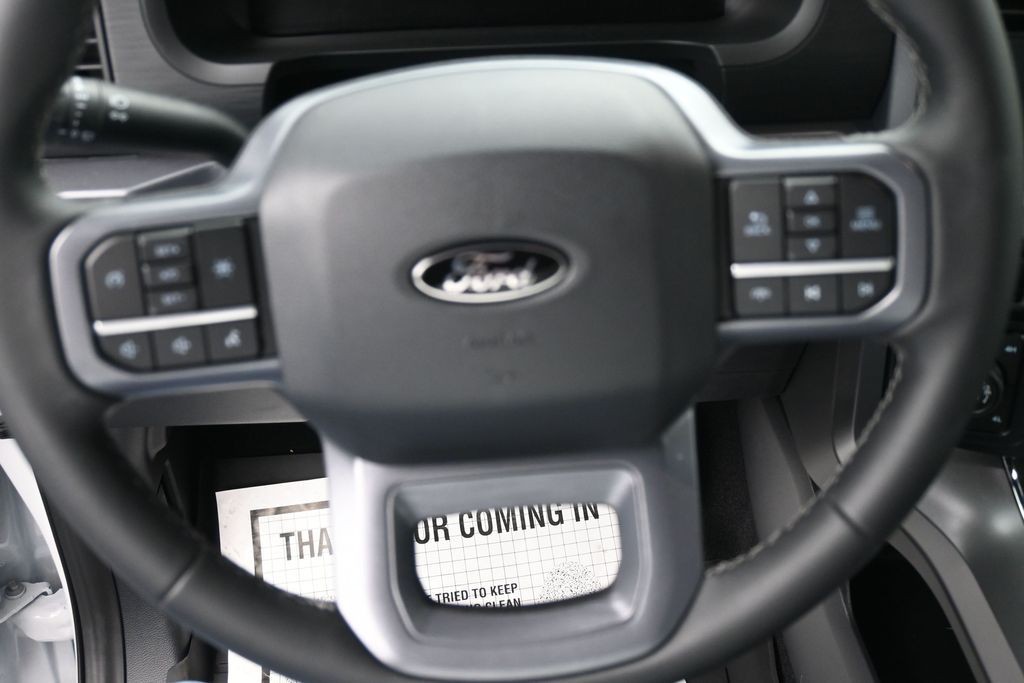 Ford F-150 Vehicle Full-screen Gallery Image 17