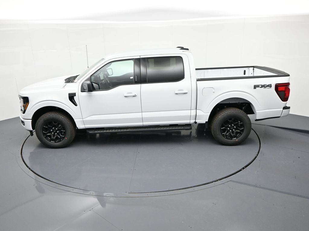 Ford F-150 Vehicle Full-screen Gallery Image 25