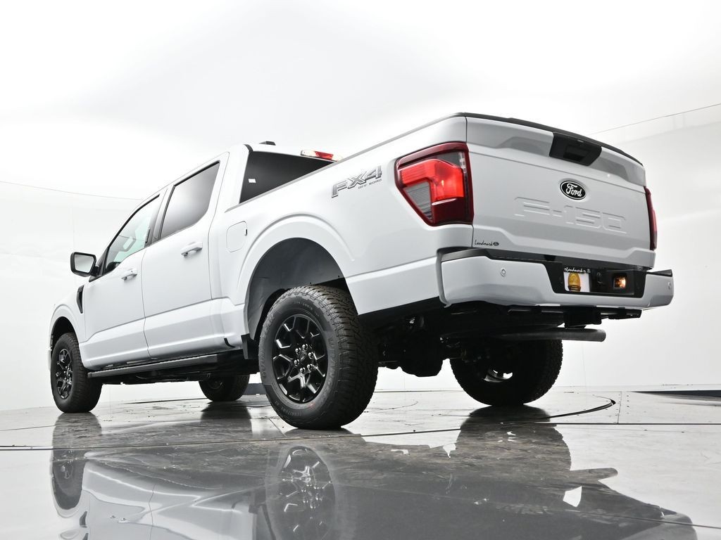 Ford F-150 Vehicle Full-screen Gallery Image 26