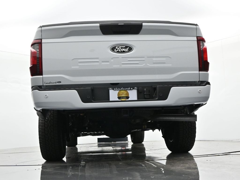 Ford F-150 Vehicle Full-screen Gallery Image 27
