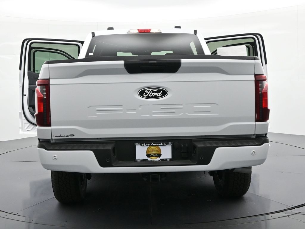 Ford F-150 Vehicle Full-screen Gallery Image 33