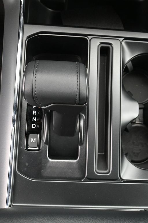 Ford F-150 Vehicle Full-screen Gallery Image 15