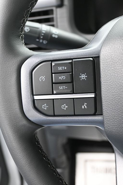 Ford F-150 Vehicle Full-screen Gallery Image 19