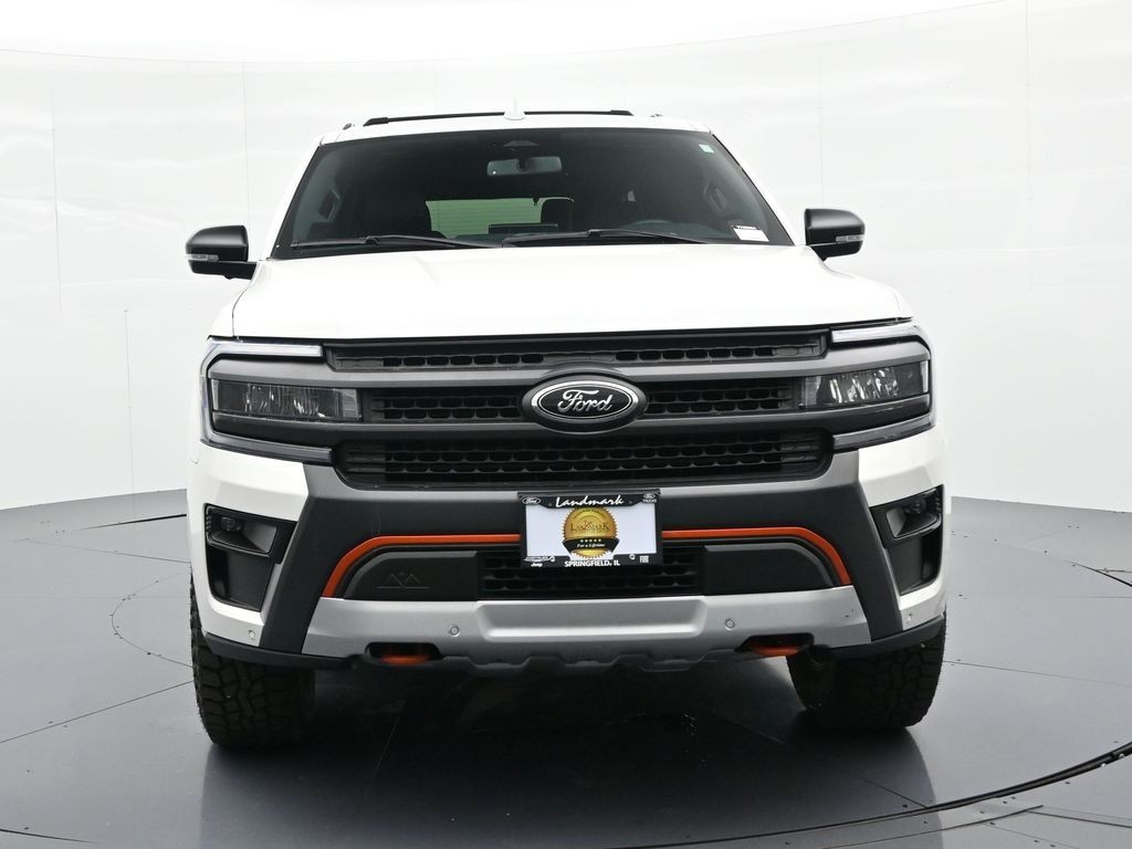 Ford Expedition Vehicle Full-screen Gallery Image 3