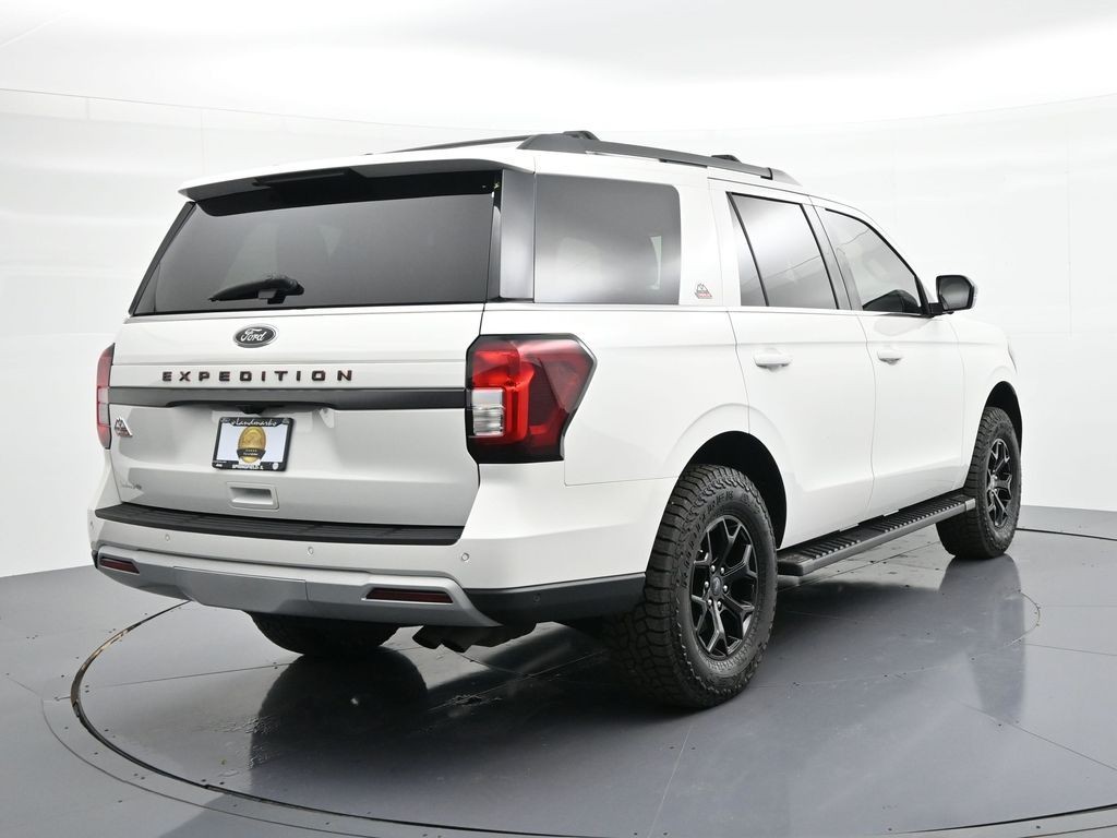 Ford Expedition Vehicle Full-screen Gallery Image 6