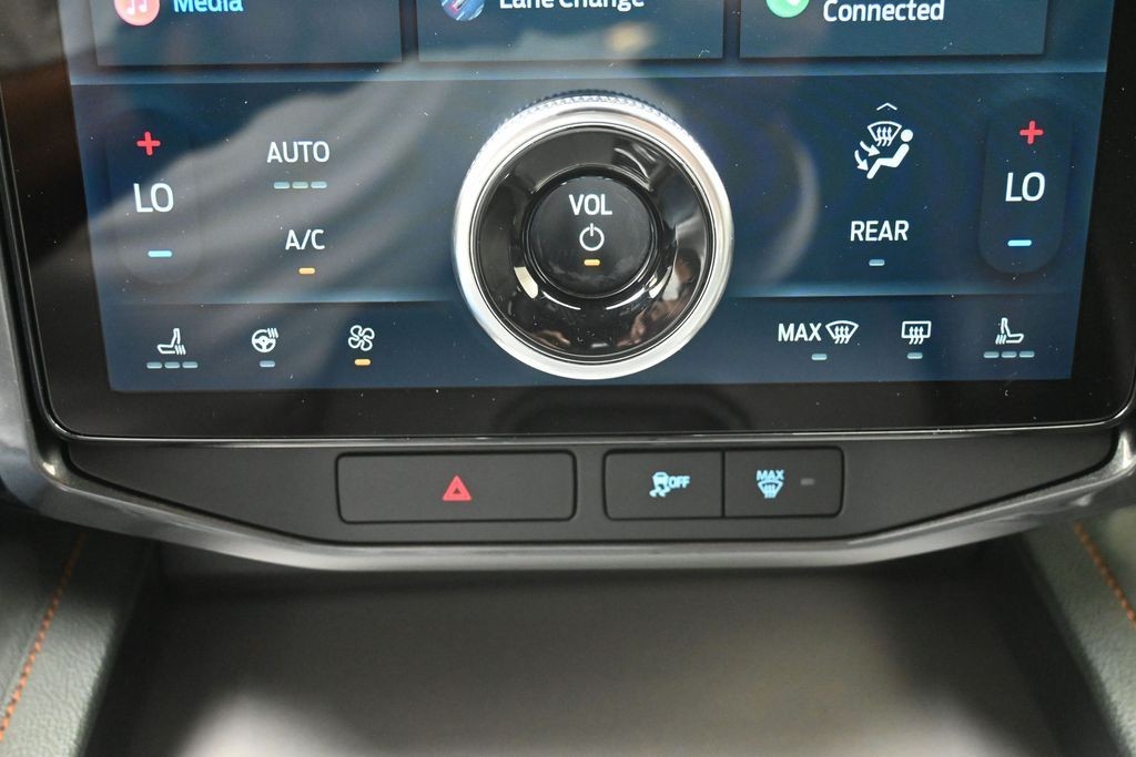 Ford Expedition Vehicle Full-screen Gallery Image 13