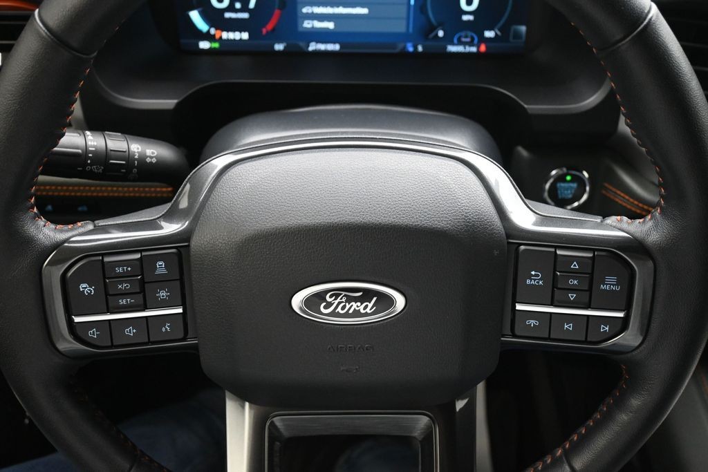 Ford Expedition Vehicle Full-screen Gallery Image 18
