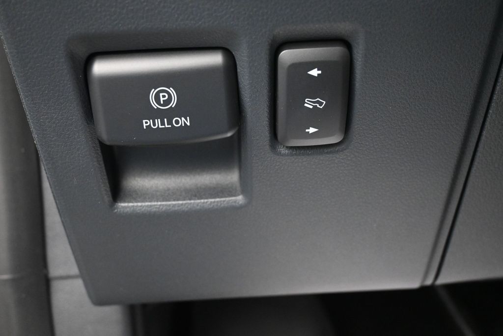 Ford Expedition Vehicle Full-screen Gallery Image 22