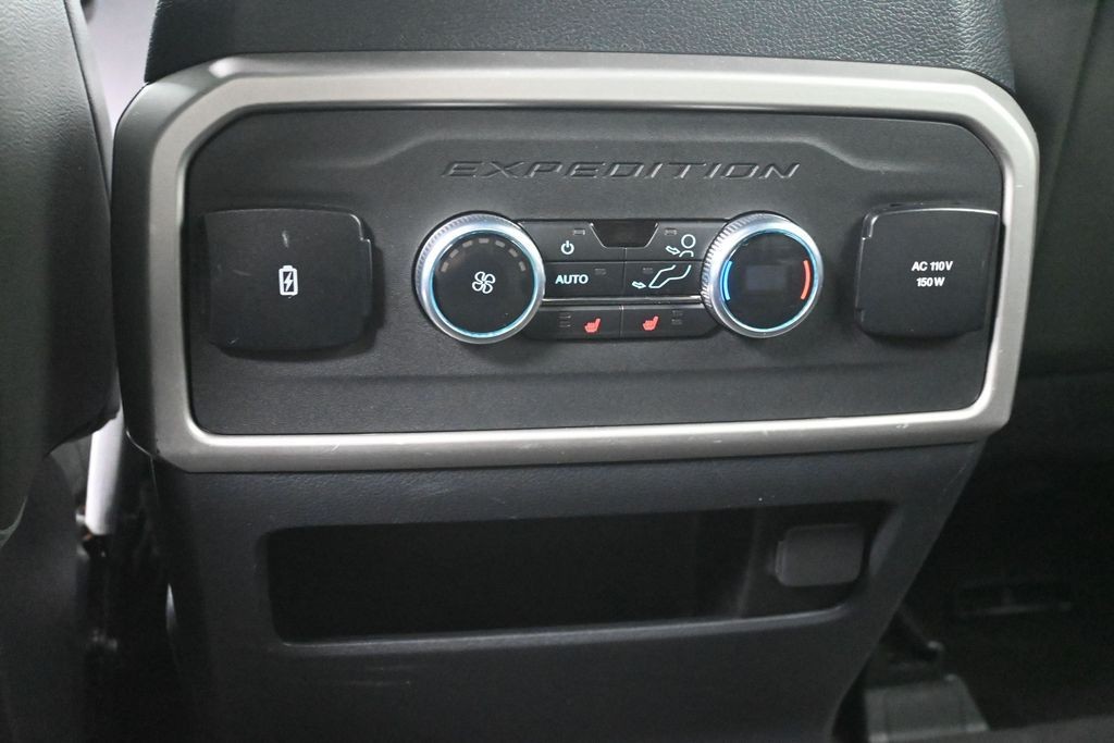 Ford Expedition Vehicle Full-screen Gallery Image 26