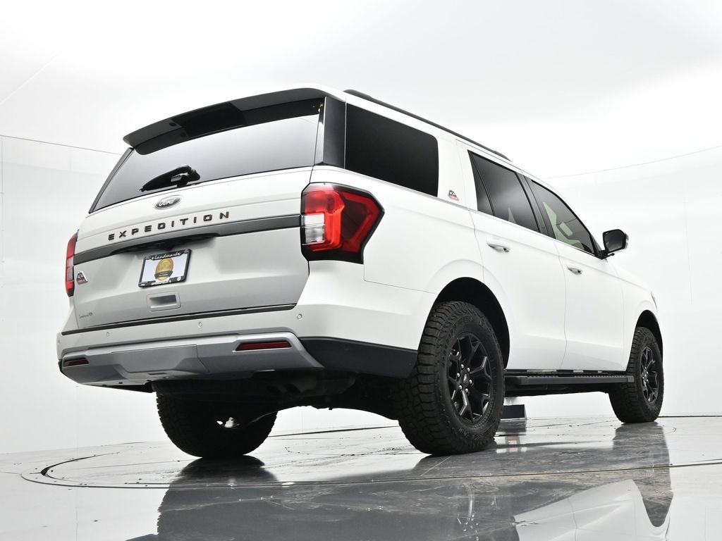 Ford Expedition Vehicle Full-screen Gallery Image 34
