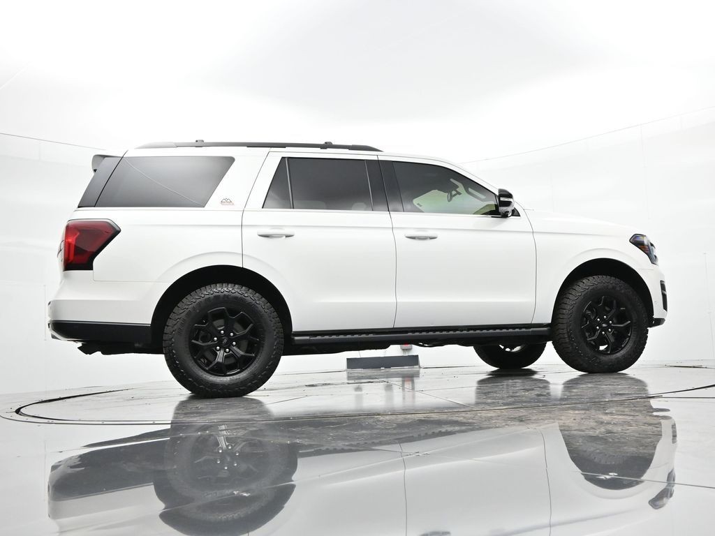 Ford Expedition Vehicle Full-screen Gallery Image 35