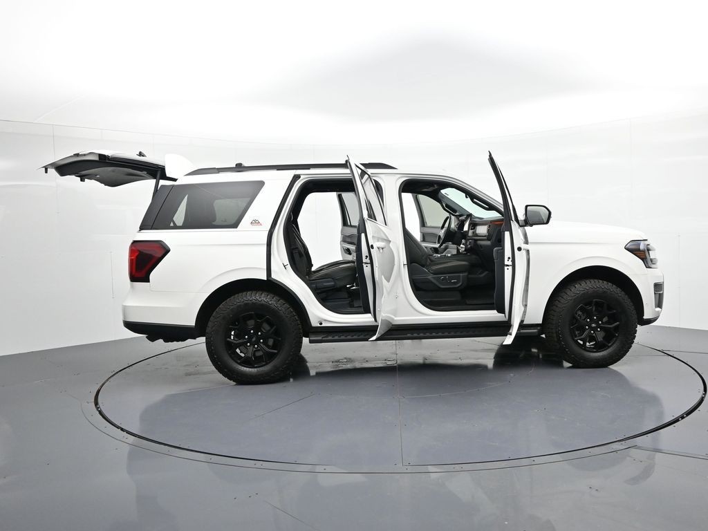 Ford Expedition Vehicle Full-screen Gallery Image 36