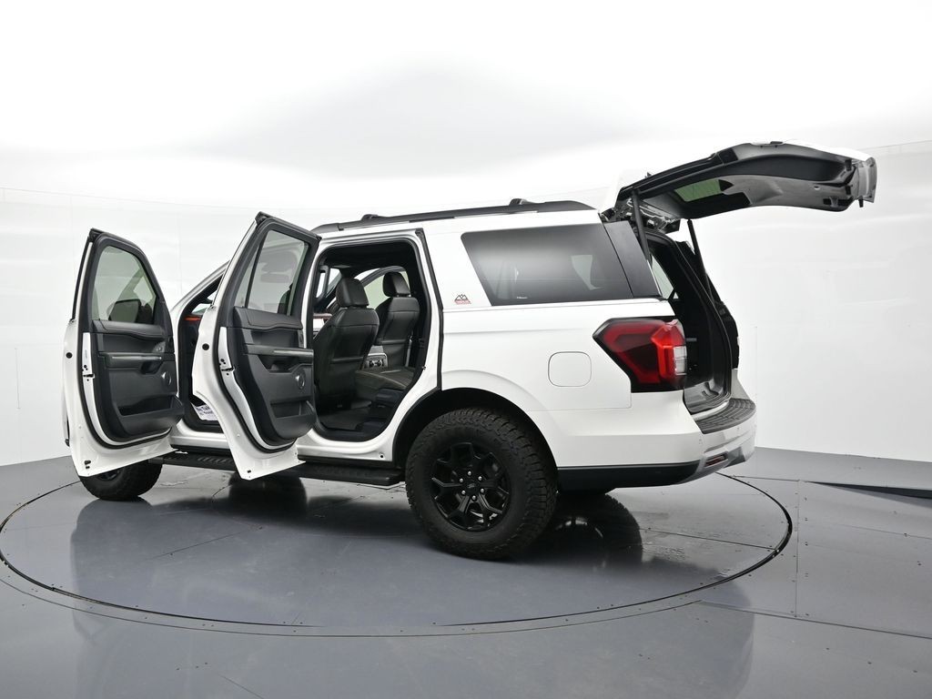Ford Expedition Vehicle Full-screen Gallery Image 37