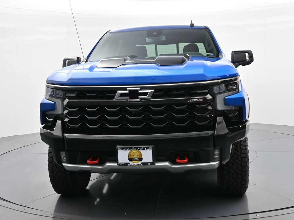 Chevrolet Silverado 1500 Vehicle Full-screen Gallery Image 2