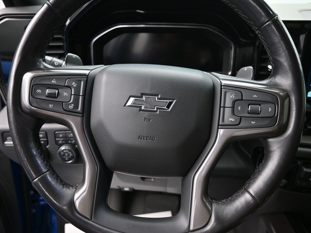 Chevrolet Silverado 1500 Vehicle Full-screen Gallery Image 12