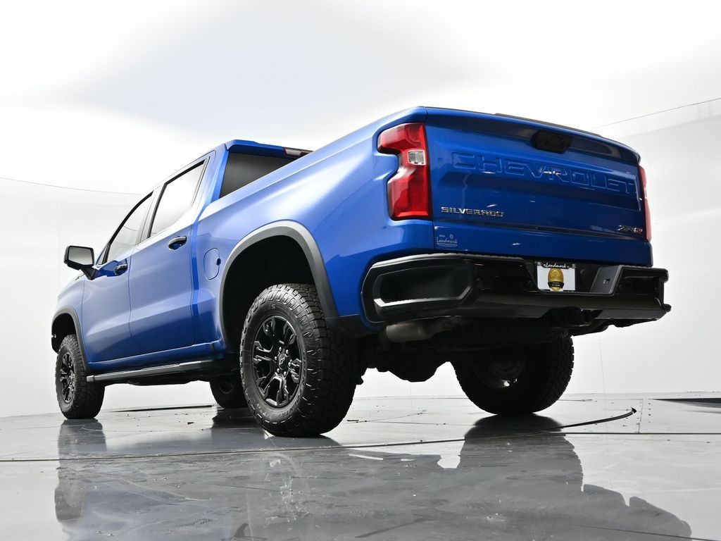 Chevrolet Silverado 1500 Vehicle Full-screen Gallery Image 20