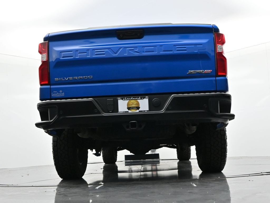 Chevrolet Silverado 1500 Vehicle Full-screen Gallery Image 21