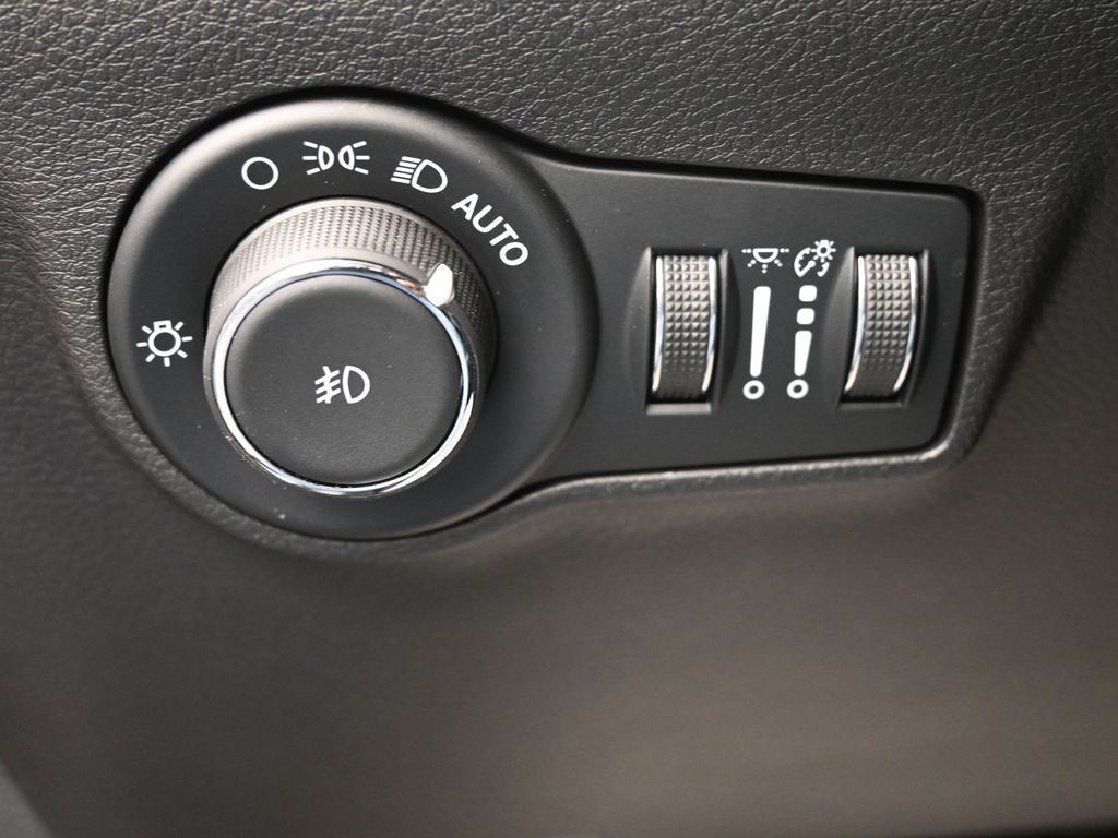 Jeep Compass Vehicle Full-screen Gallery Image 18