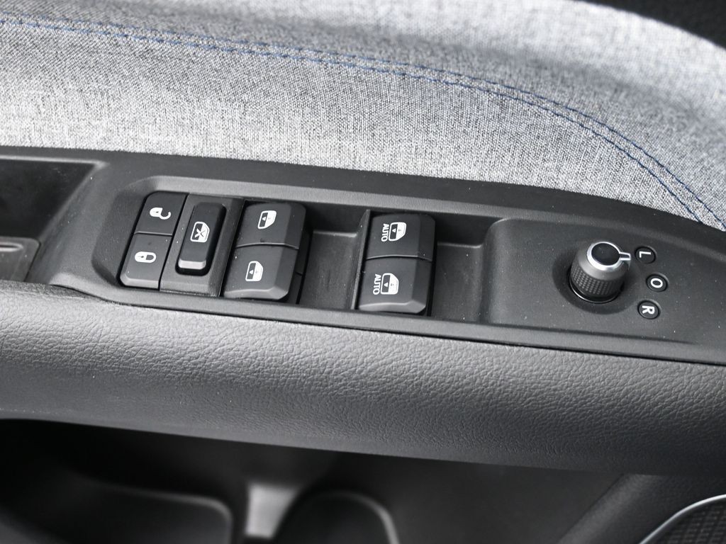 Jeep Compass Vehicle Full-screen Gallery Image 19