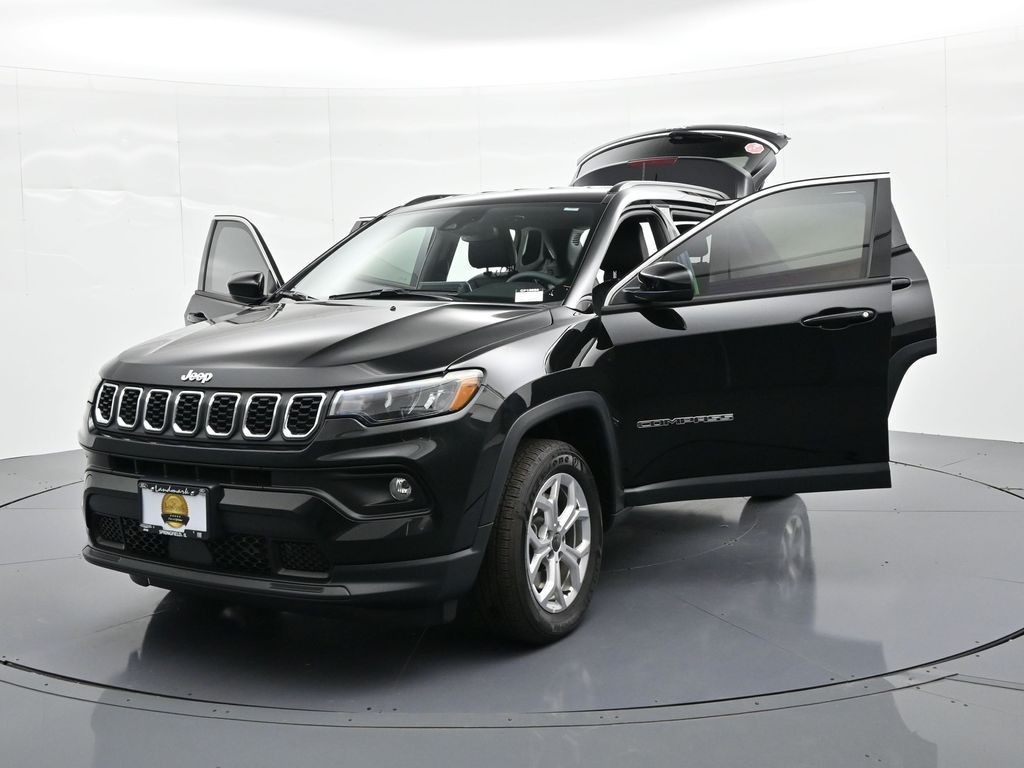 Jeep Compass Vehicle Full-screen Gallery Image 31
