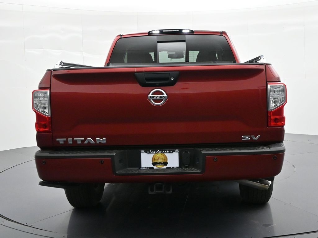 Nissan Titan Vehicle Full-screen Gallery Image 7