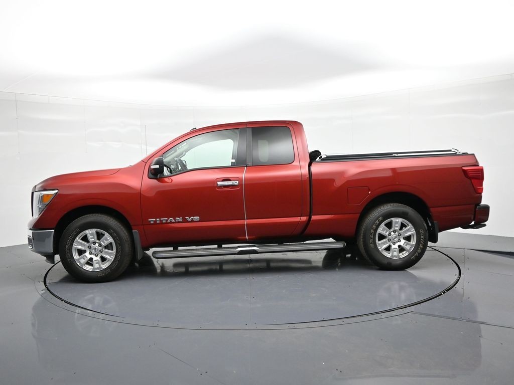 Nissan Titan Vehicle Full-screen Gallery Image 9