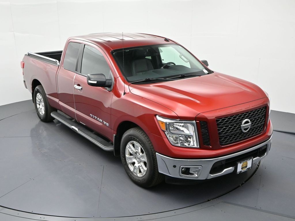 Nissan Titan Vehicle Full-screen Gallery Image 25