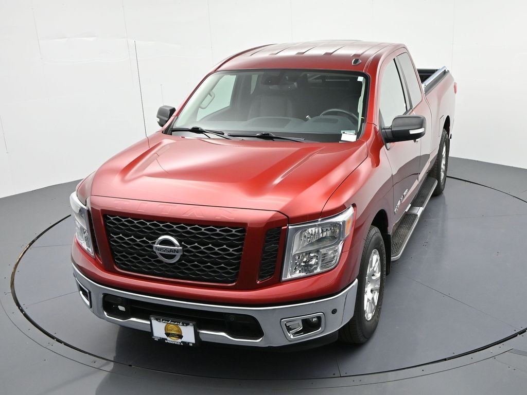 Nissan Titan Vehicle Full-screen Gallery Image 27