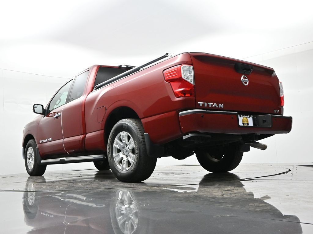 Nissan Titan Vehicle Full-screen Gallery Image 29