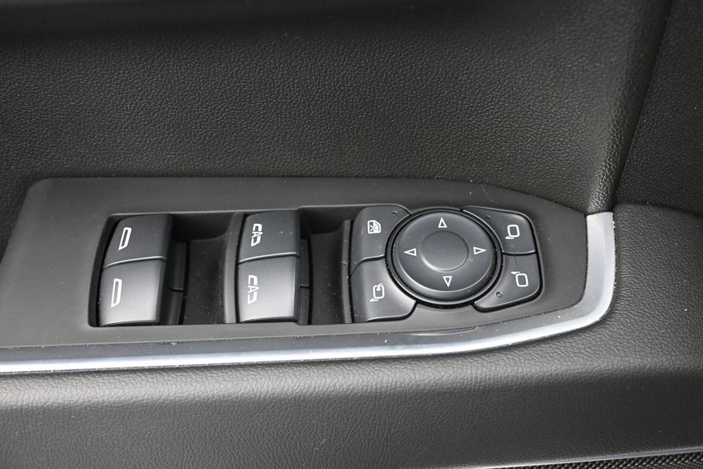 GMC Sierra 1500 Vehicle Full-screen Gallery Image 25