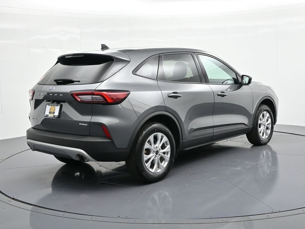 Ford Escape Vehicle Full-screen Gallery Image 06