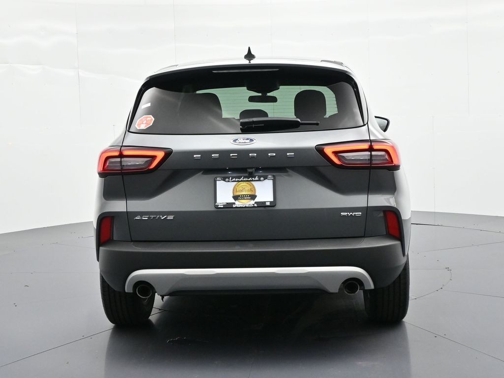 Ford Escape Vehicle Full-screen Gallery Image 07