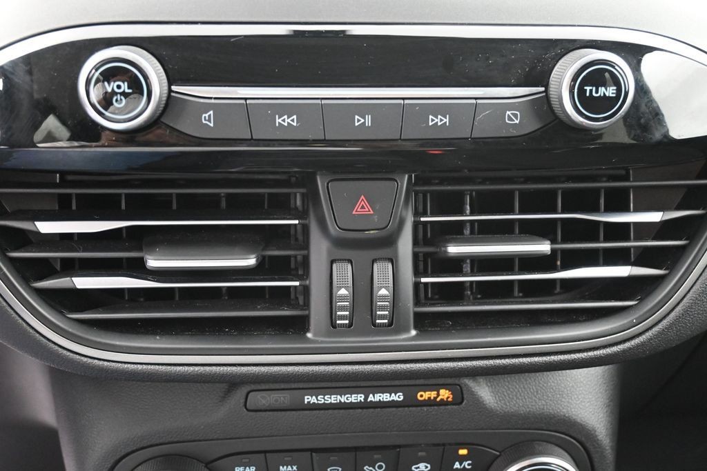 Ford Escape Vehicle Full-screen Gallery Image 13