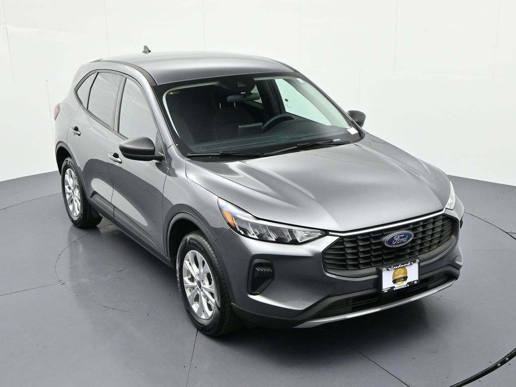 Ford Escape Vehicle Full-screen Gallery Image 23