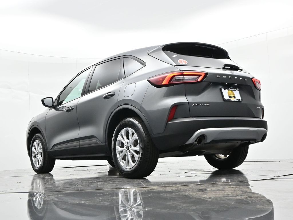 Ford Escape Vehicle Full-screen Gallery Image 27