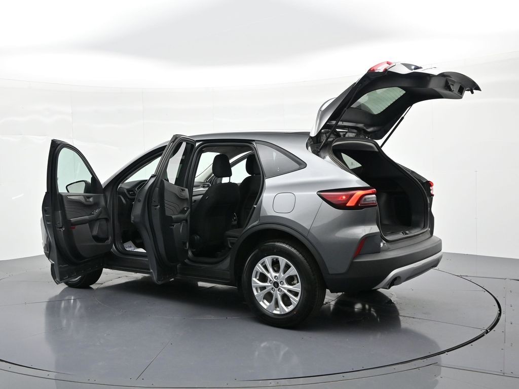 Ford Escape Vehicle Full-screen Gallery Image 32