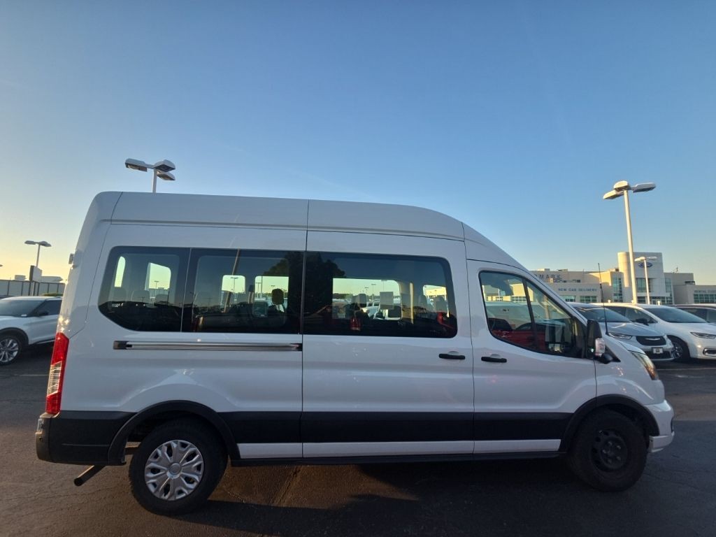 Ford Transit Passenger Wagon Vehicle Full-screen Gallery Image 8