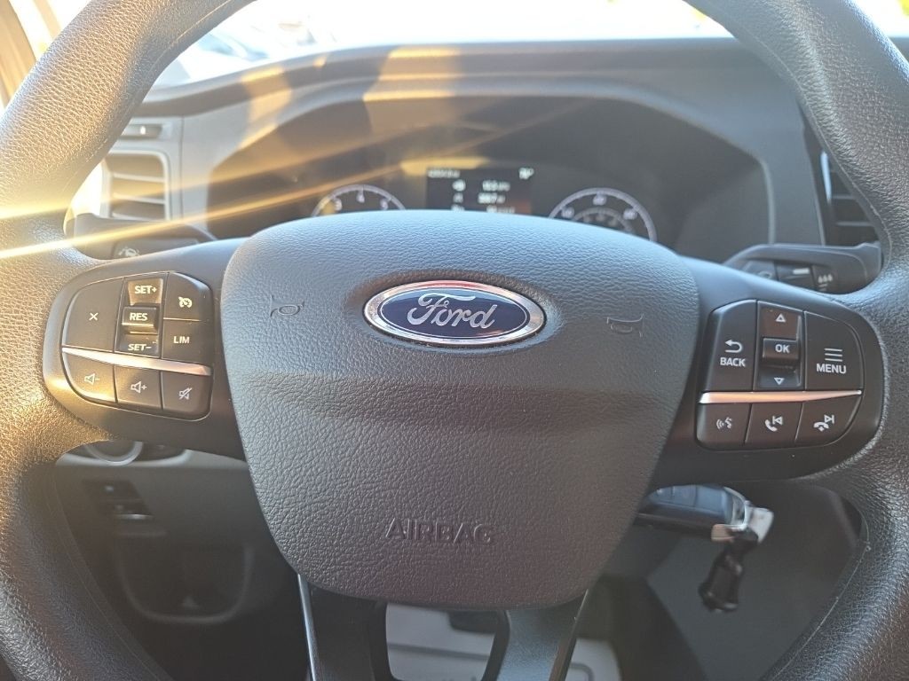 Ford Transit Passenger Wagon Vehicle Full-screen Gallery Image 12