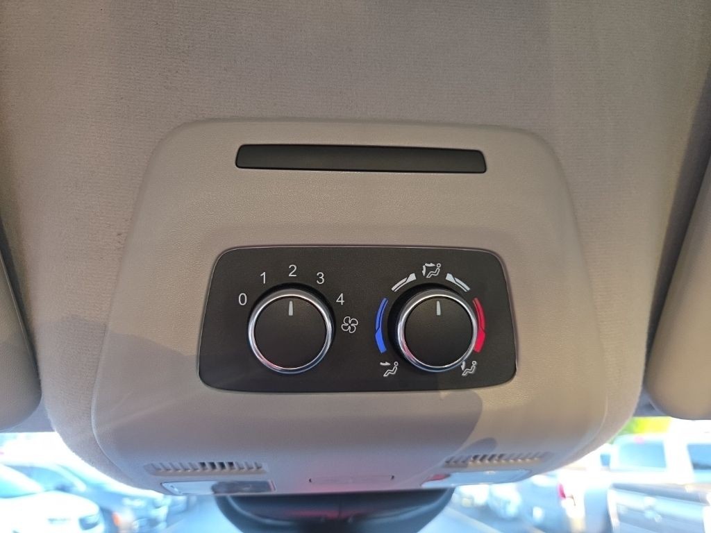 Ford Transit Passenger Wagon Vehicle Full-screen Gallery Image 15