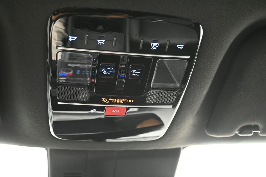 Hyundai Santa Fe Vehicle Full-screen Gallery Image 15