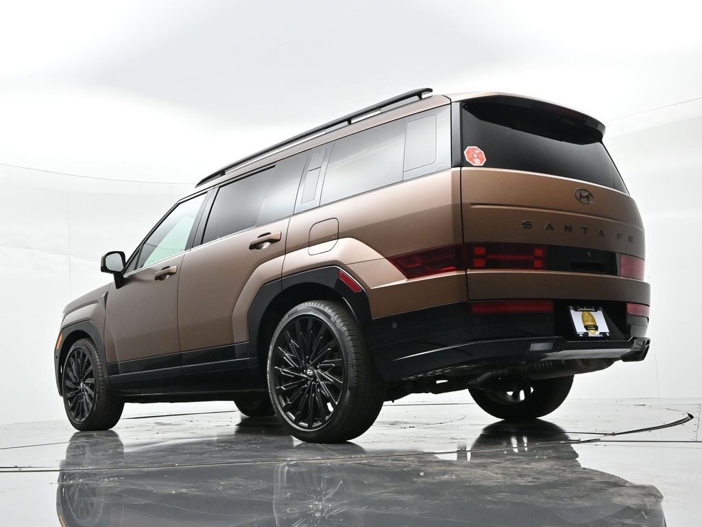 Hyundai Santa Fe Vehicle Full-screen Gallery Image 30