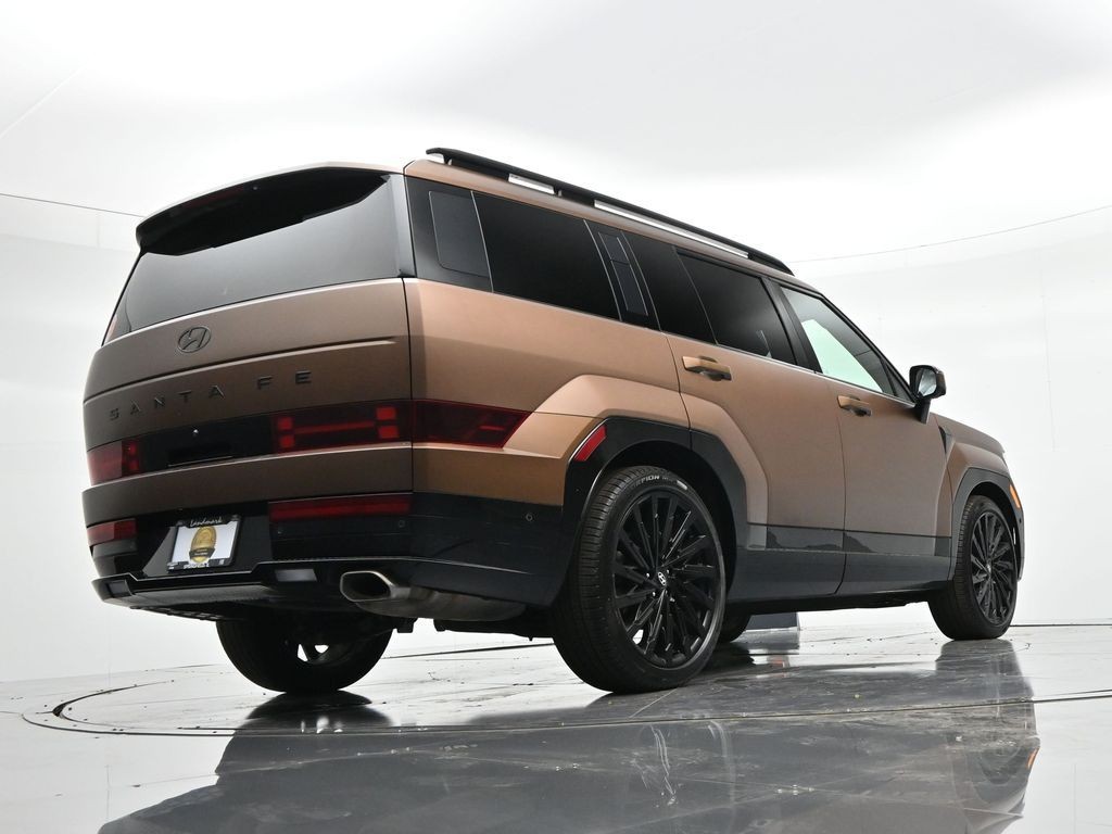 Hyundai Santa Fe Vehicle Full-screen Gallery Image 32